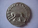 Revers: louve avec Romulus et Remus LEG II ITAL VI P VI F rare (RR) TB+/TTB