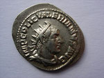 antoninien, Rome 253-254, 3.32 g, Avers:  IMP C P LIC VALERIANVS AVG  Au droit, c'est  le portrait d'Émilien qui est tjrs utilisé