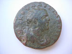 moyen bronze, Pontos Neocaesare, 10.54 g, 24 mm, tête radiée cuirassée et drapée de Valérien à droite