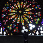 バシリカ教会のステンドグラス 光が通るとなんとも言えない美しさ