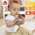 Baby spielt mit Stabgreifling Otter Theo von Fehn