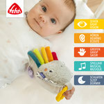 Baby mit Mini-Spieluhr Tintenfisch in der Hand - Fehn - DoBabydoo
