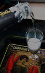 Mit Prickelwasser schmeckt er am besten