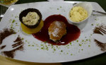 Schön arrangiertes Dessert