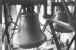 Die ersten Glocken (a, cis', e', fis', Bronze, Rincker 1930)
