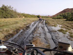 4X4 OFFROAD DURCH TROCKENFLUSS