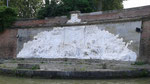 Toulouse : bas-relief sur le canal de Brienne