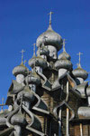 Espenholzschindeln einer russischen Kirche am Ladogasee, Russland