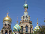 Türme der "Blutkapelle" in St. Petersburg
