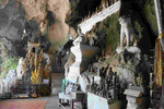 Buddhafiguren in der Pak Ou Höhle 20 km entfernt am Mekong bei Luang Prabang