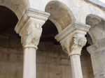 Säulen am orthodoxen Kloster in Apollonia, Albanien