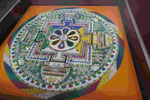 Sandmandala, für das Überseemuseum Bremen gefertigt 2005 von tibetischen Nonnen des Klosters Khachoe Ghakil Ling in Kathmandu, Nepal