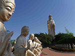 Buddhafiguren im Fo Guang Shan Kloster bei Kaoshung, Taiwan