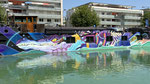 Après le monstre du Loch Ness, le croco du canal. Une fresque de Cés'Art sur la coque d'une péniche.