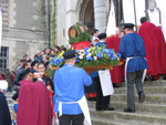 Les confréries de viticulteurs montent les marches du parvis de la basilique pour être accueillis par l'archevêque (Fête de la Saint-Vincent janvier 2007)