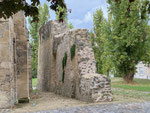 Vestige de l'enceinte construite au Xe siècle pour protéger le monastère Saint-Remi et ses dépendances des raid vikings.