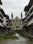 Esplanade Fléchambault et basilique Saint-Remi.