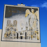 Publicité pour le champagne Abelé de 1988 remplacée par la fresque de Céz'Art en 2020.