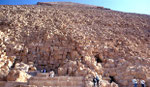 Au pied de la pyramide de Khéops