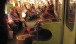 Métro à Vienne. Le bougé dynamique involontaire est accentué