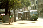 Am Claraplatz, Basels erster Billettautomat mit zwei Trolleybussen im Jahre, 1970