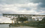 Die riesigen Kranbahnen der Rheinischen Güterumschlags AG (vorm.Rheinische Kohlenumschlages AG) im Klybeck-Hafen, 2001
