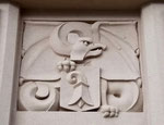 An diesem Wappen erkennt man, dass das Kraftwerk Augst in den Jahren 1908 bis 1912 vom Kanron Basel-Stadt erbaut wurde, 2017