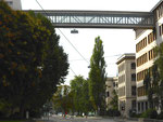 Die Fussgänger-Brücke der CIBA (heute Novartis) über die Klybeckstrasse (dieser Verbindungssteg wurde 21.Dezember 1948 von 2.30 bis 2.45 Uhr  hochgezogen), September 2016 