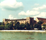Der Unterer Rheinweg mit der Kaserne, 1980