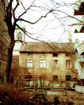 Hinterhofansicht am Bläsiring mit Blick gegen die Josephskirche, rechts der Bläsistift, im Februar 1984