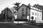 Das 1976 abgerissene Eckhaus an der Kreuzung Spalenring/Birmannsgasse im Jahre 1975