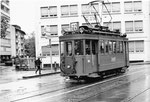 Der allein fahrende Trammotorwagen Be 2/2 Nr.190 auf der Linie 22 am Aeschenplatz, 1969 (Im Hintergrund das PAX-Gebäude)