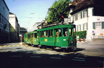 Der Tramzug Be 2/2 Nr. 198 der Linie 2 die Haltestelle Kunstmuseum verlassend, 1994