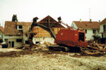 Der Musfeld-Bagger Nr.85 an der Lindenstrasse/Buschweilerweg in Neu-Allschwil (heute nur noch Allschwil), 1982