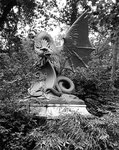 Einer von vier Basilisken von der alten Wettsteinbrücke in den Langen Erlen, 1975 (mehr darüber unter www.basilisk-basel.ch)