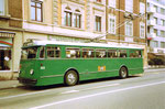 Der Trolleybus Nr.359 auf der Linie 33 in der Feldbergstrasse, 1972