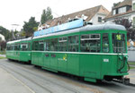 Trammotorwagen Be 4/4 Nr.461 und Anhängewagem Nr.1464 auf der Linie 16 bei der Endhaltestelle Bruderholz, 2015 