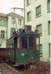 Der Trammotorwagen Be 2/2 Nr. 140 im Hof des Kinderspitals Basel an der Römerstrasse, 1970