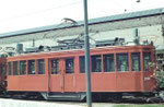 Der originelle Trammotorwagen mit Mitteleinstieg als Instruktionsfahrzeug Nr.2060 hinter dem Depot Woesenplatz, 1972