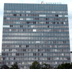 Die Gesamt-Fassade des ehemaligen CIBA-Hochhauses (heute NOVARTIS)