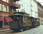Der Museumstramzug Nr.4 der BVB, die Haltestelle Bläsiring verlassend, 1970