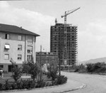 Das 13-stöckige Gellert-Hochhaus wurde soeben durch das Baugeschäft Gebr.Stamm+Cie AG fertig erstellt, 1957