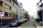 Blick vom Riehenring her in die obere Oetlingerstrasse 1983