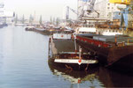 Das Hafenbecken 1 im Jahre 1977 mit dem «MS Weserbergland» aus Bremen