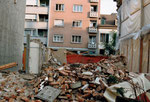 Blick gegen den Bläsiring, das Vorderhaus ist bereits abgerissen, 1991