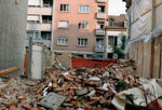Blick gegen den Bläsiring, das Vorderhaus ist bereits abgerissen, 1991
