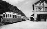 Die «modernere» Waldenburger-Bahn ungefähr 1955,  Postkarte: Photo Müller, Waldenburg