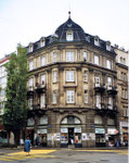 Das markante Eckhaus der Papeterie Schmid auf der Lys, 1999