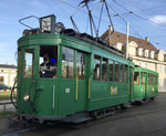 Der Trammotorwagen Be 2/2 Nr.181 wartet auf Fahrgäste vor dem Depot Dreispitz im Oktober 2021