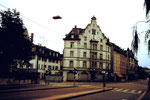 Das Gebäude des Restaurant Lysbüchel an der Ecke Hüningerstrasse/Elsässerstrasse, 1974